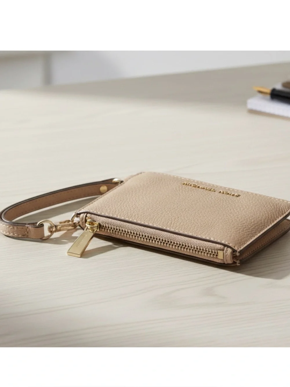 💙 Michael Michael Kors Jet Set, Zip Top, Tan Wallet With Gold Logo 💙
